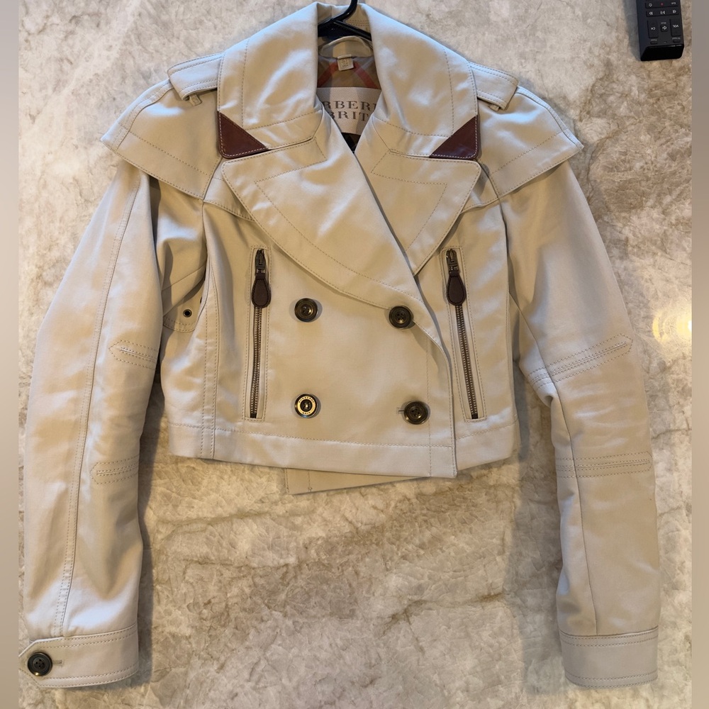 Burberry Brit cropped trench. Size 4